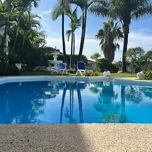 https://villa-famosa.in-canary-islands.com